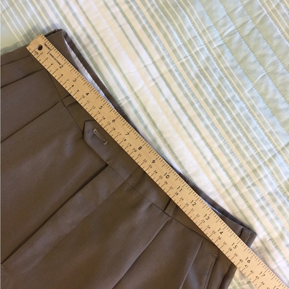 HENRY GRETEL men’s taupe pants 32 x 30. Pleated front. dry clean. - Picture 2 of 6
